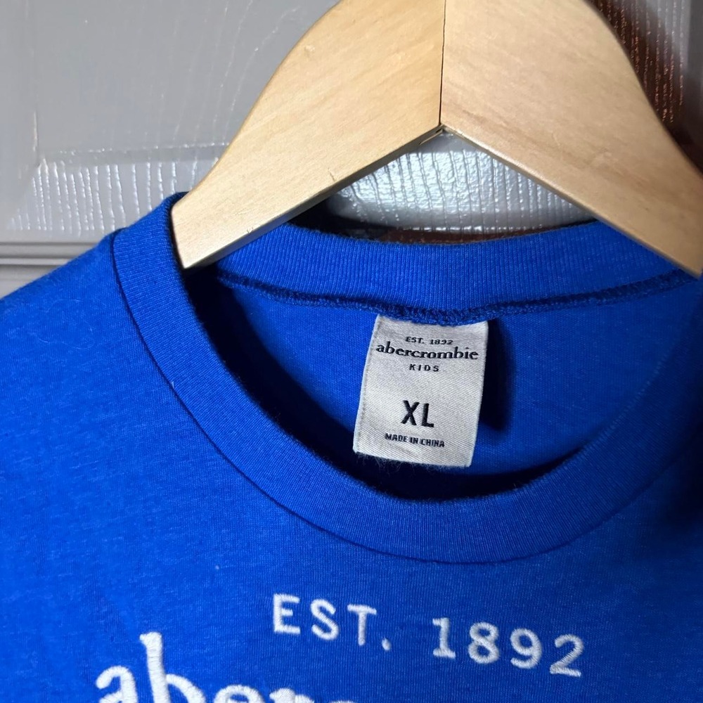 Abercrombie & Fitch Blue Y2K Graphic Tee Shirt Youth XL Fits Womens Small - Picture 4 of 4